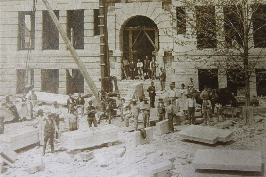 Auglaize-County-courthouse-during-its-1894-construction