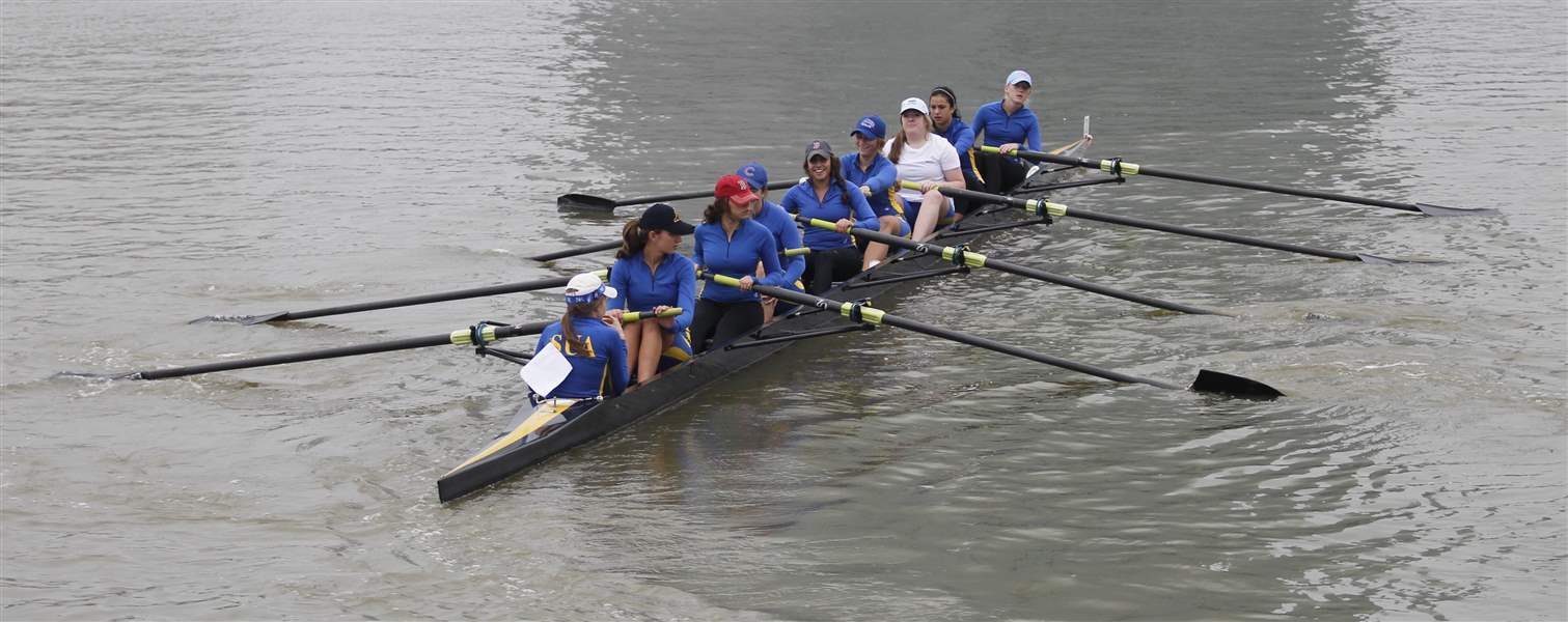 St-Ursula-Academy-rows-to-starting-spot