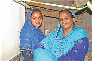 With looms in the homes of artisans, rugmaking gives women opportunities to generate income while tending
to their children and homes.