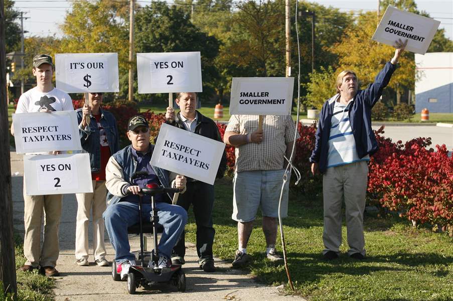 Todd-Smith-John-Marshall-Issue-2-supporters