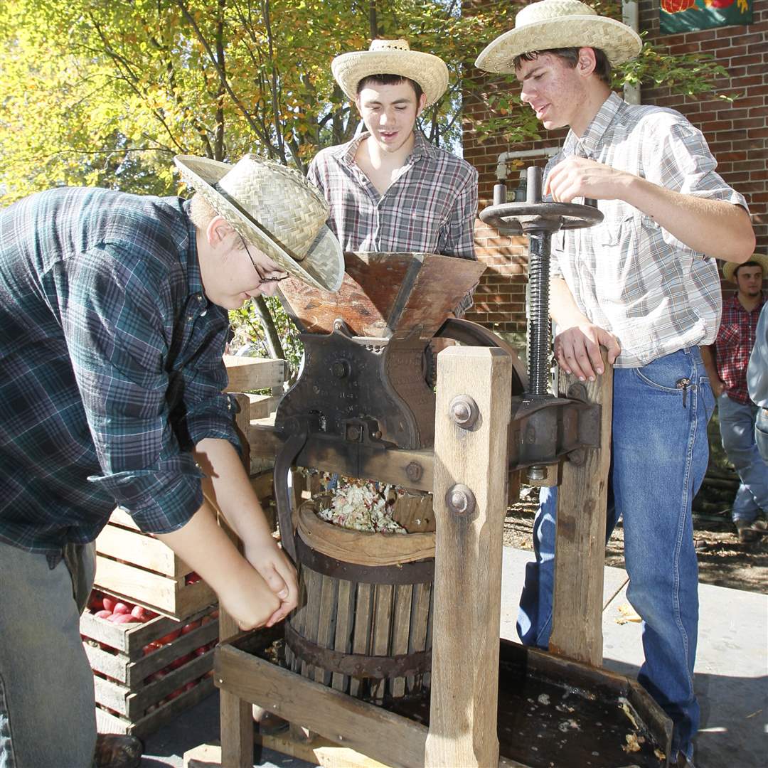 Apple-butter-Bobby-Tolles-Chris-McCann-Alex-Easterwood