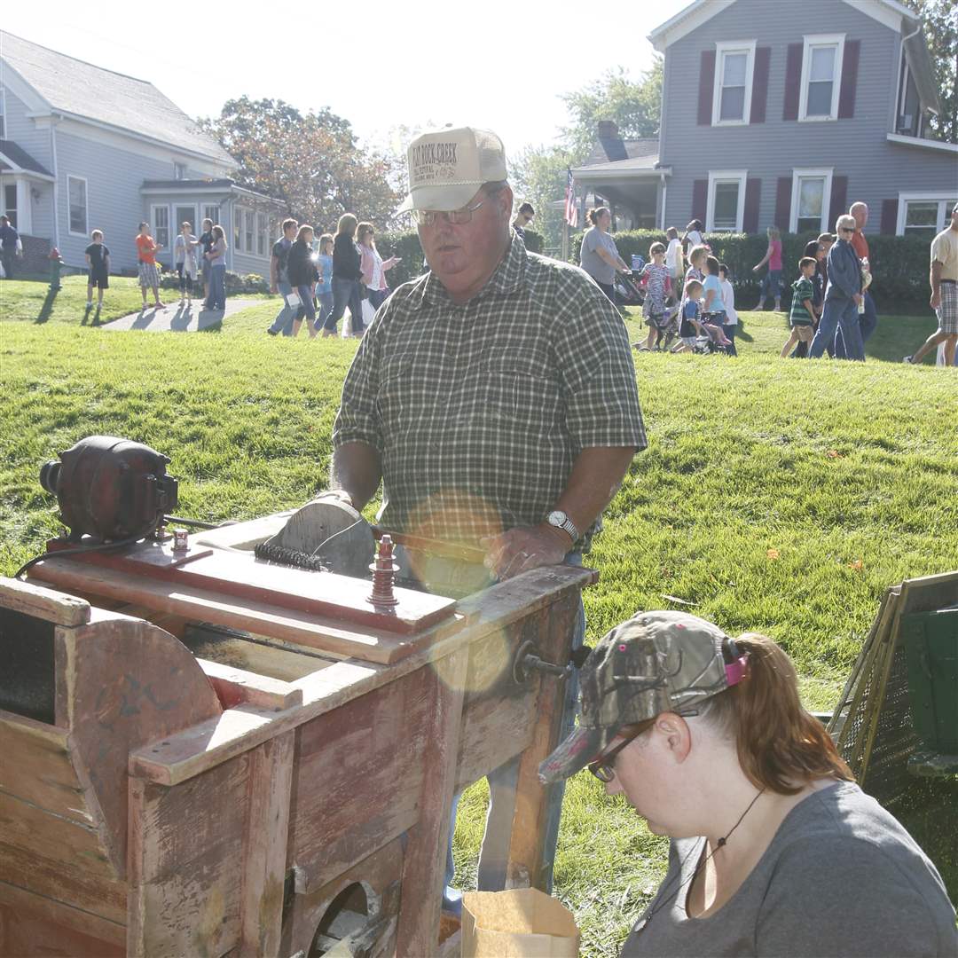 Apple-Butter-Butch-Bauer-Stephanie-Larkin