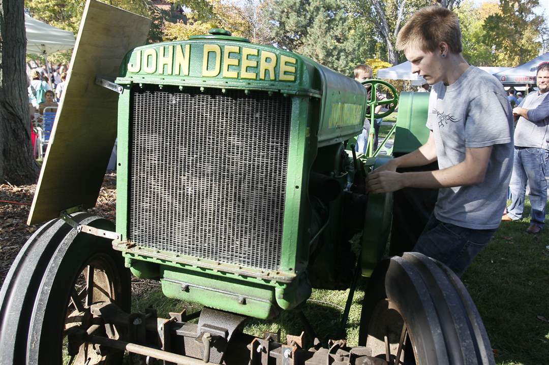Apple-Butter-Detrick-Renner