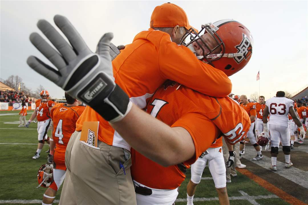 Coach-Dave-Clawson-Ben-Bojicic