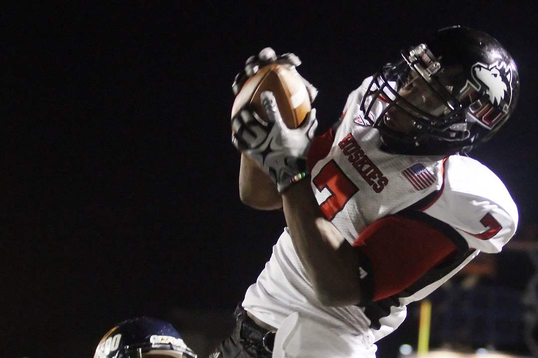 NIU-Perez-Ashford-touchdown