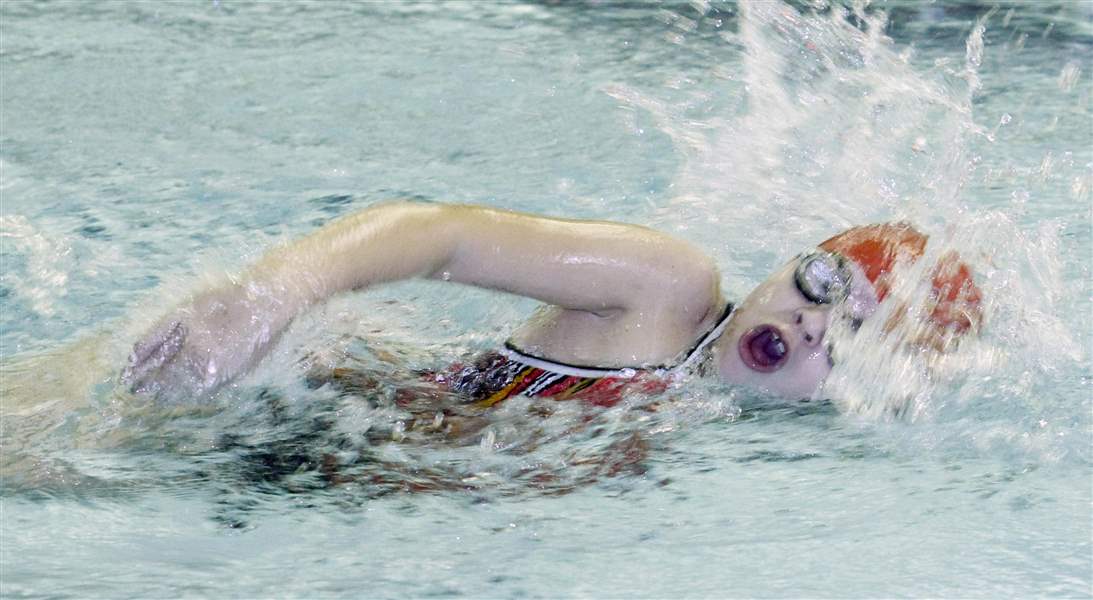 Bedford-Stingrays-Emma-Mulder-front-crawl