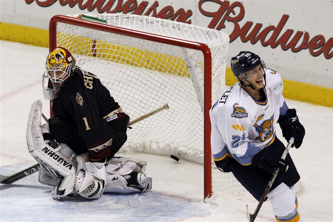 Walleye-Adam-Estoclet-Gwinnett-Marc-Cheverie-game-winning-goal