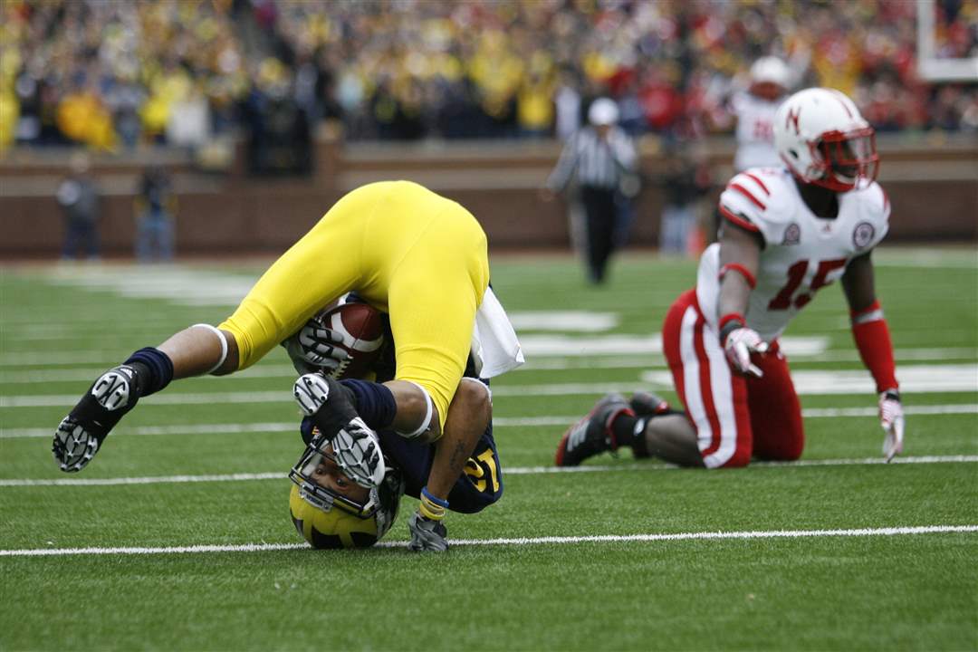 UM-s-Roy-Roundtree-comes-down-with-a-catch