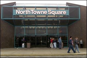 In this photo from 2000, North Towne Square still drew traffic. Now called Lakeside Centre, the site has only one operating business remaining, Super Fitness. 