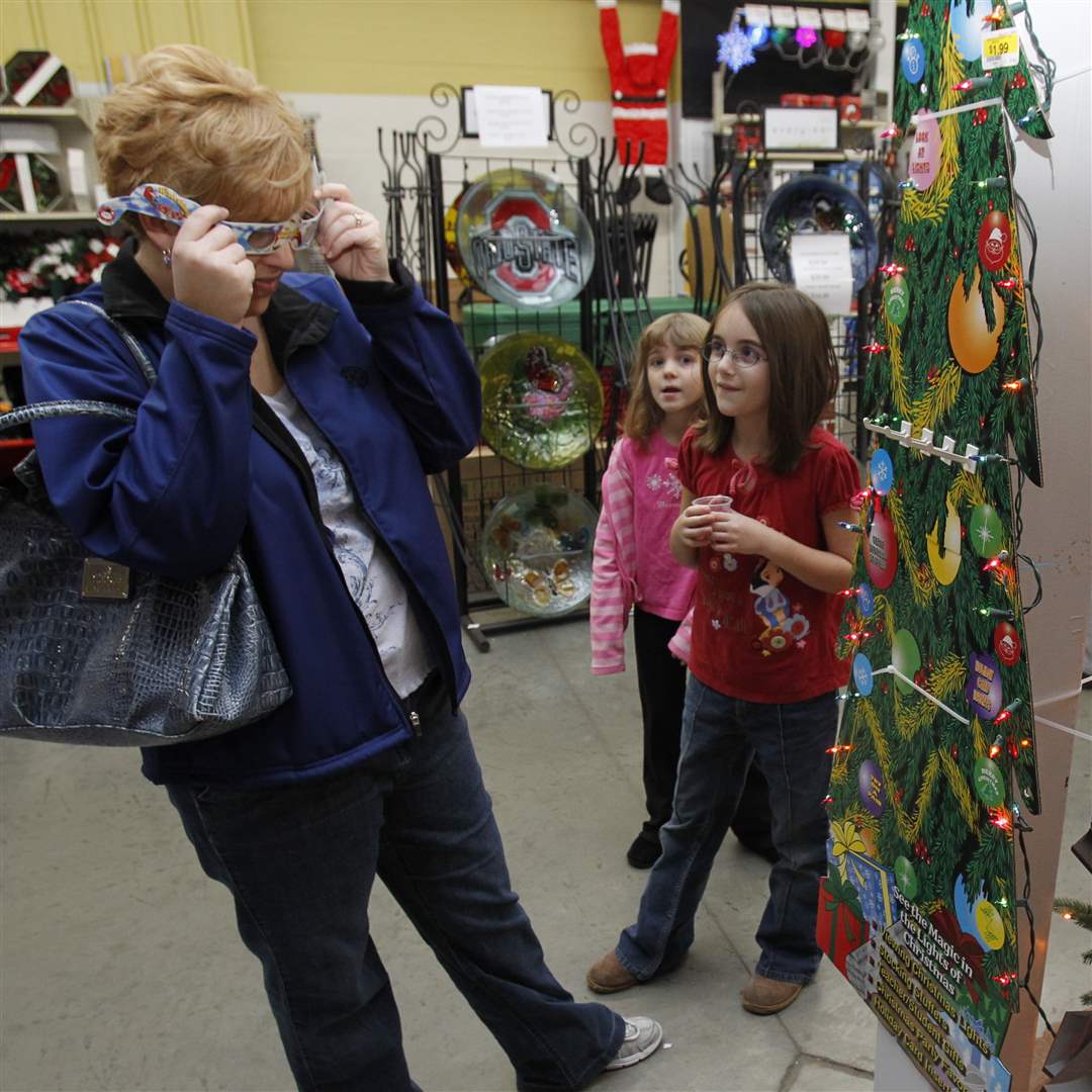 black-friday-andersons-tammi-nester-julia-isabel