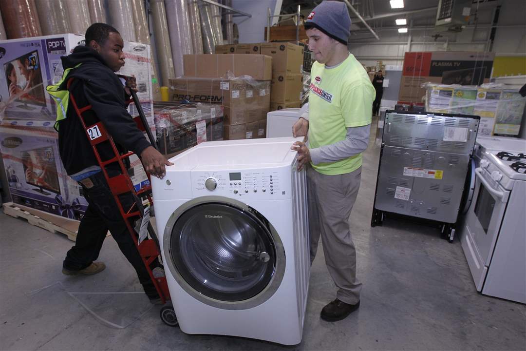 black-friday-appliance-center-dominic-west-mark-prenkert