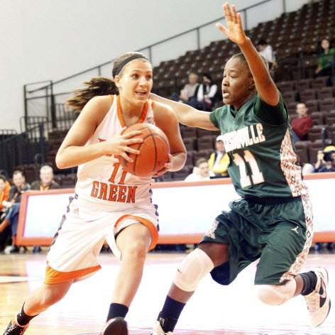 Bowling-Green-State-University-Jillian-Halfhill-looks-to-make-a-shot