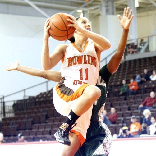 Jill-Halfhill-of-Bowling-Green-drives-to-basket-Jacksonville-Ronisha-Mitchell