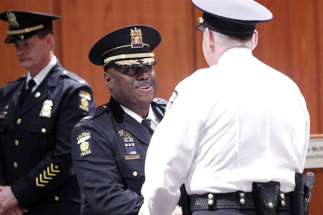 frederick-shake-hands-diggs