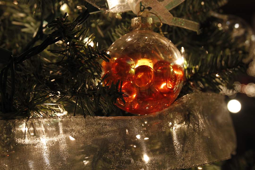 imagination-station-ornament