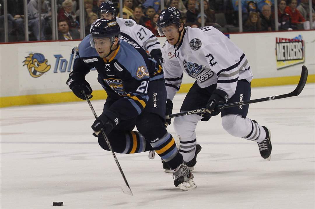 Walleye-Bryan-Rufenach-gets-a-step-on-Chicago-s-Dan-Henningson