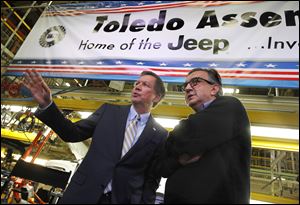 Gov. John Kasich and Chrysler’s Sergio Marchionne announce an expansion.