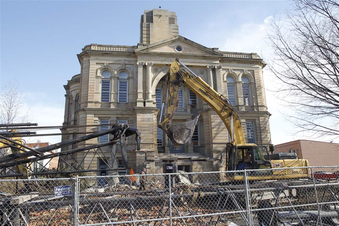 crane-backhoe-seneca