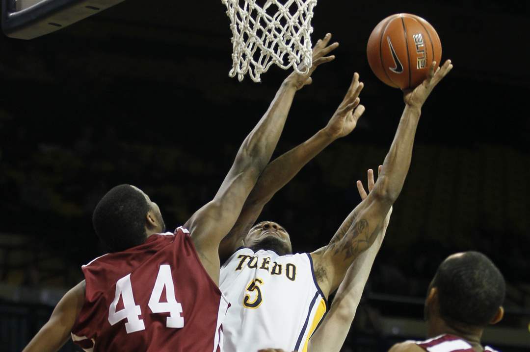 UT-IUNW-Rian-Pearson-Don-Davenport