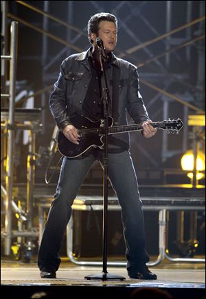 Blake Shelton performs 