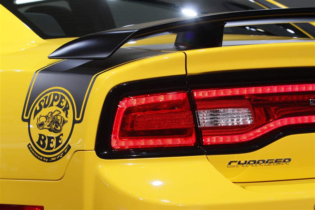 Dodge-Charger-Super-Bee-rear