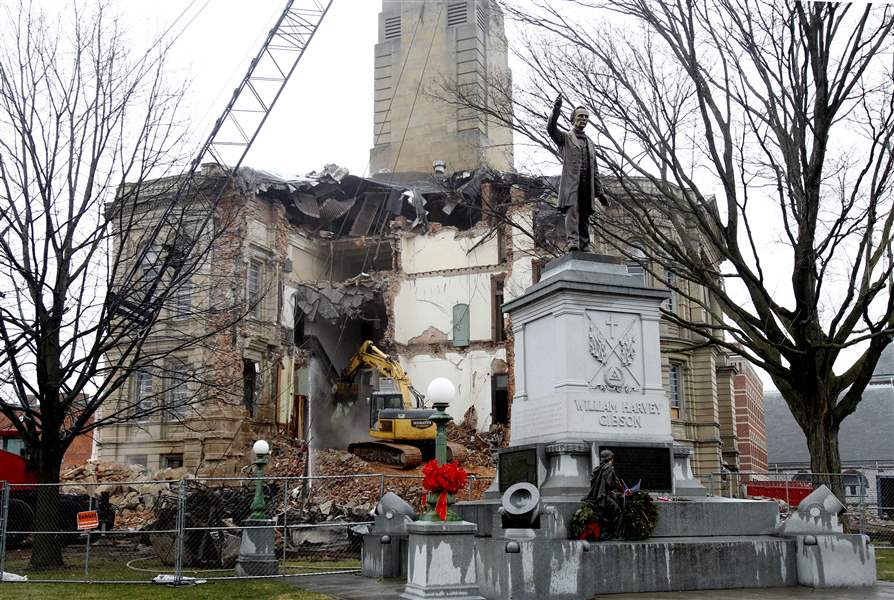 Demolition-continues-to-draw-residents-ire