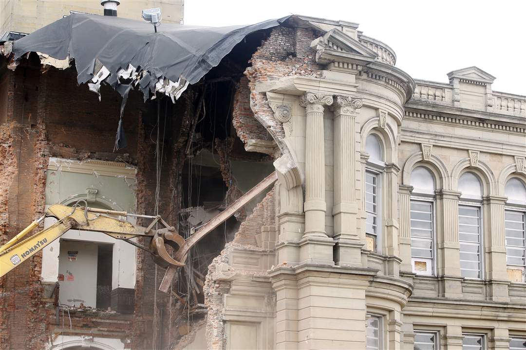 chunk-of-courthouse-falls