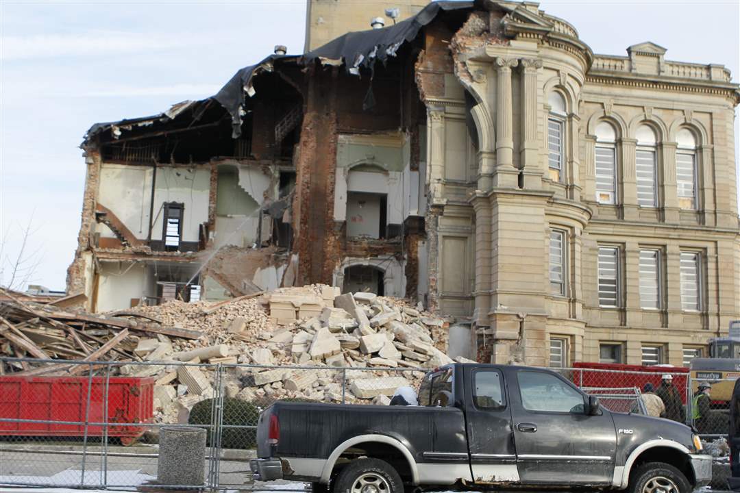 debris-courthouse-1-16