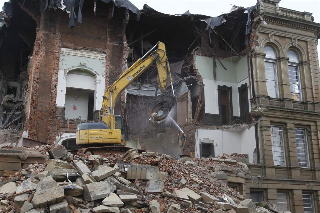 backhoe-seneca-1-17