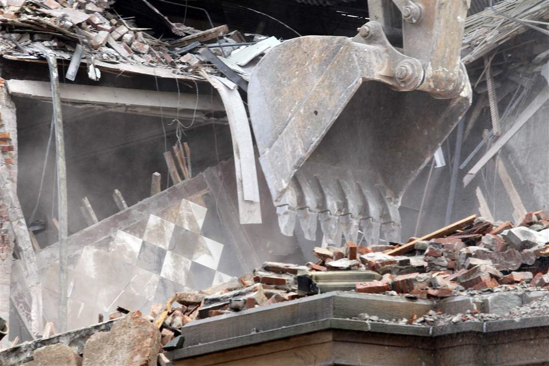 demolition-backhoe-1-23