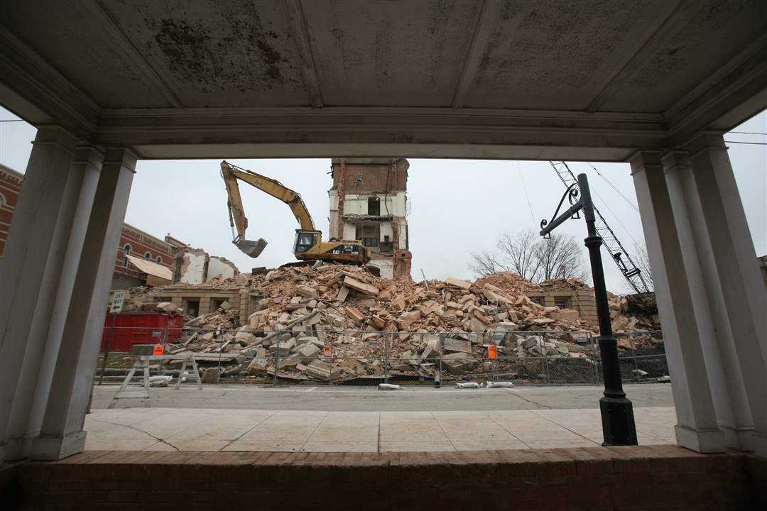 debris-courthouse-demo-1-25