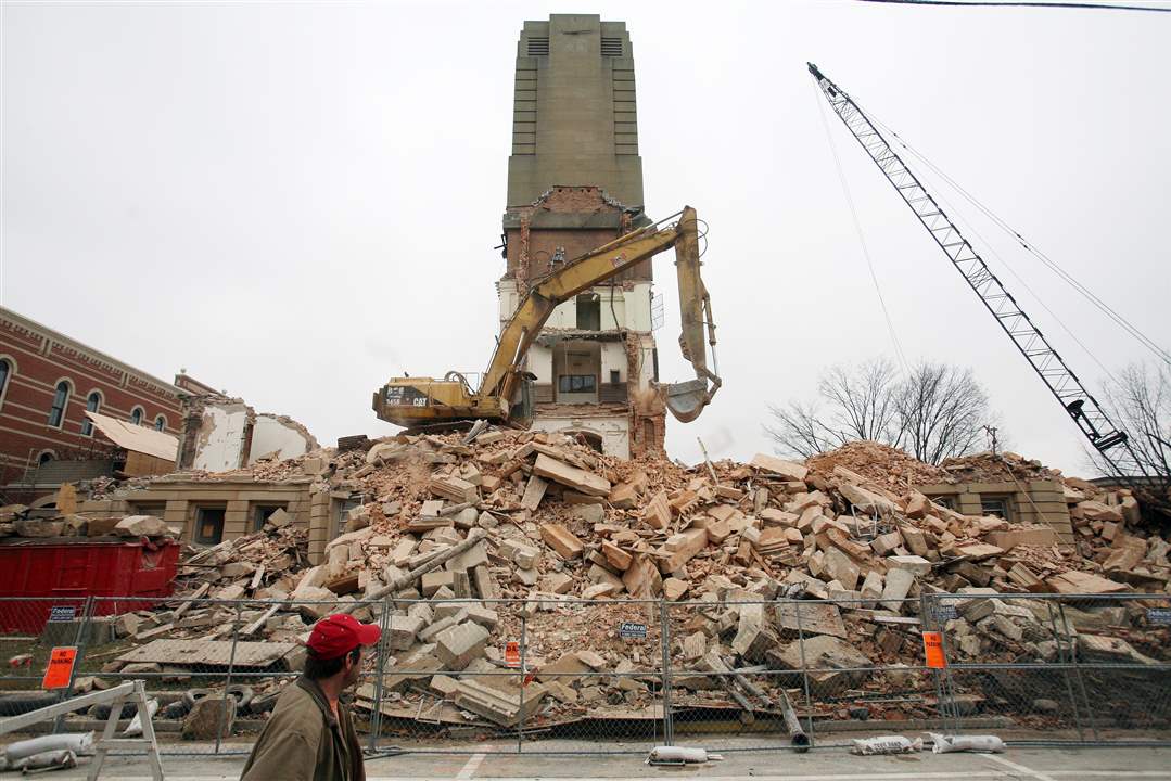onlooker-debris-pile-1-25