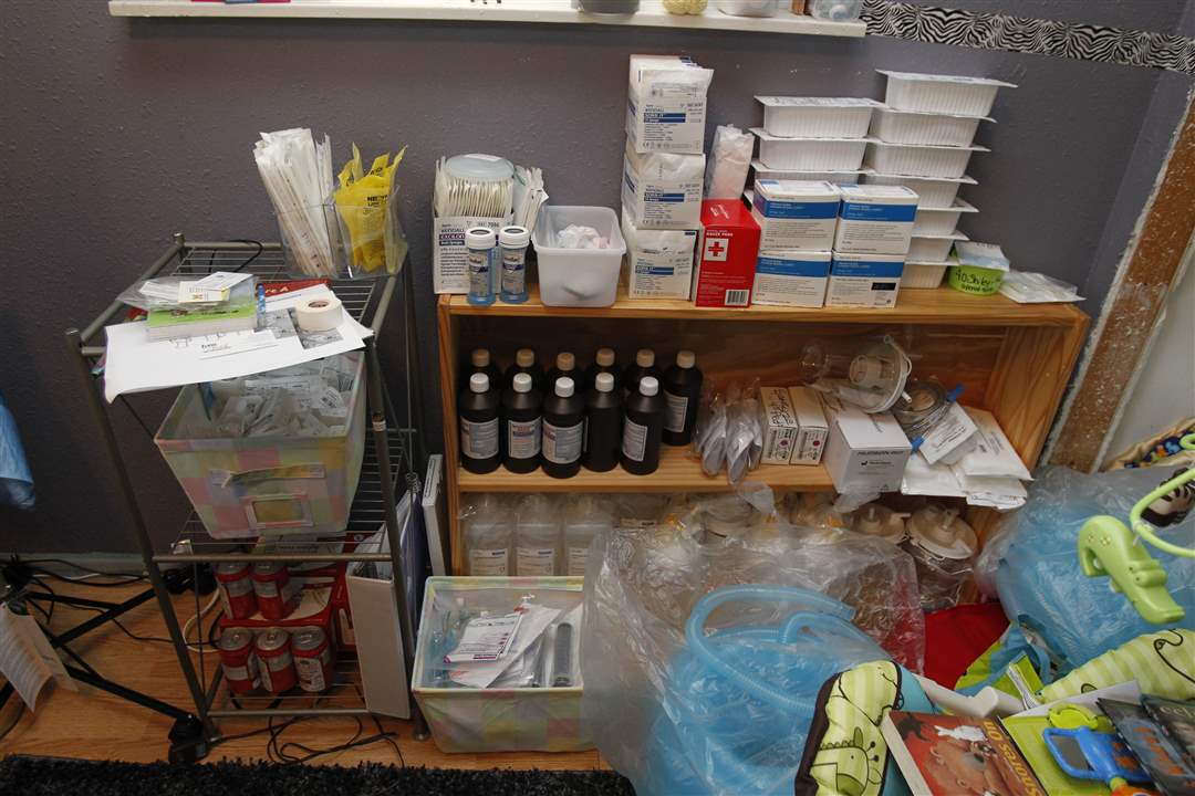 medical-supplies-caysen-1