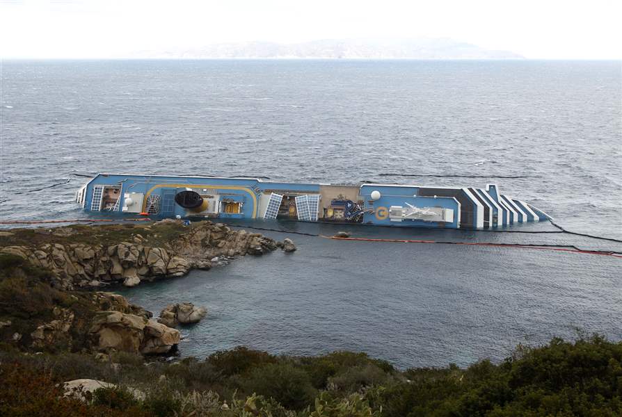 Italy-Cruise-Aground-1