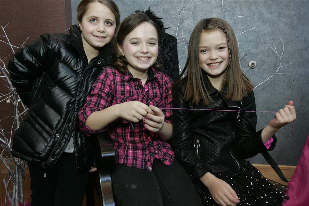 Pretty-in-Pink-Claudia-Mancy-Genevieve-Kanarowski-Jamie-Yark
