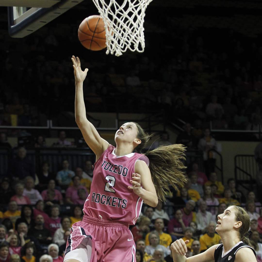 UT-s-Courtney-Ingersoll-swipes-a-ball-from-Western-Michigan-for-an-easy-2-points