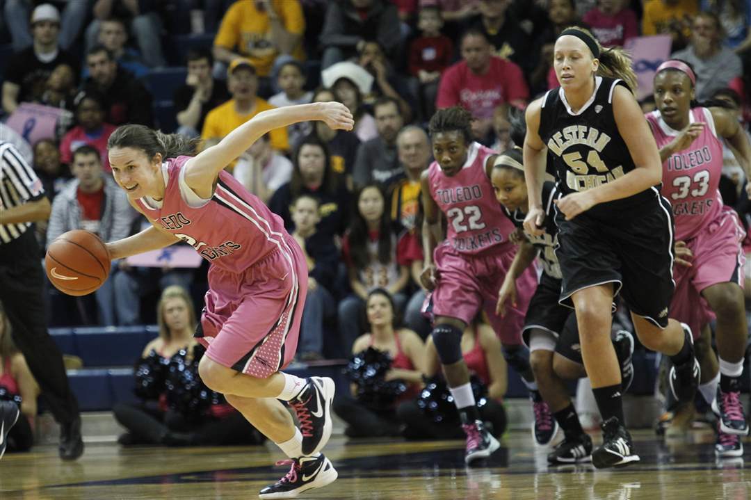 UT-s-Courtney-Ingersoll-creates-a-turnover