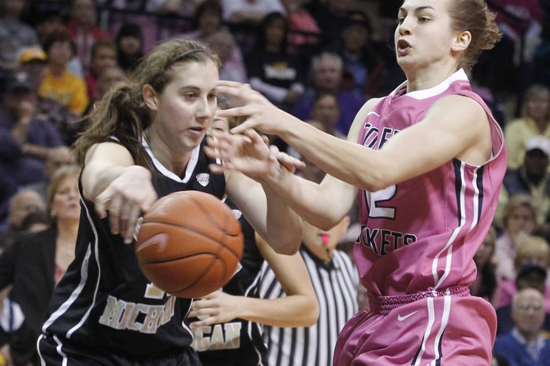 Western-Michigan-s-Michelle-O-Brien-strips-the-ball-from-UT-s-Riley-McCormick