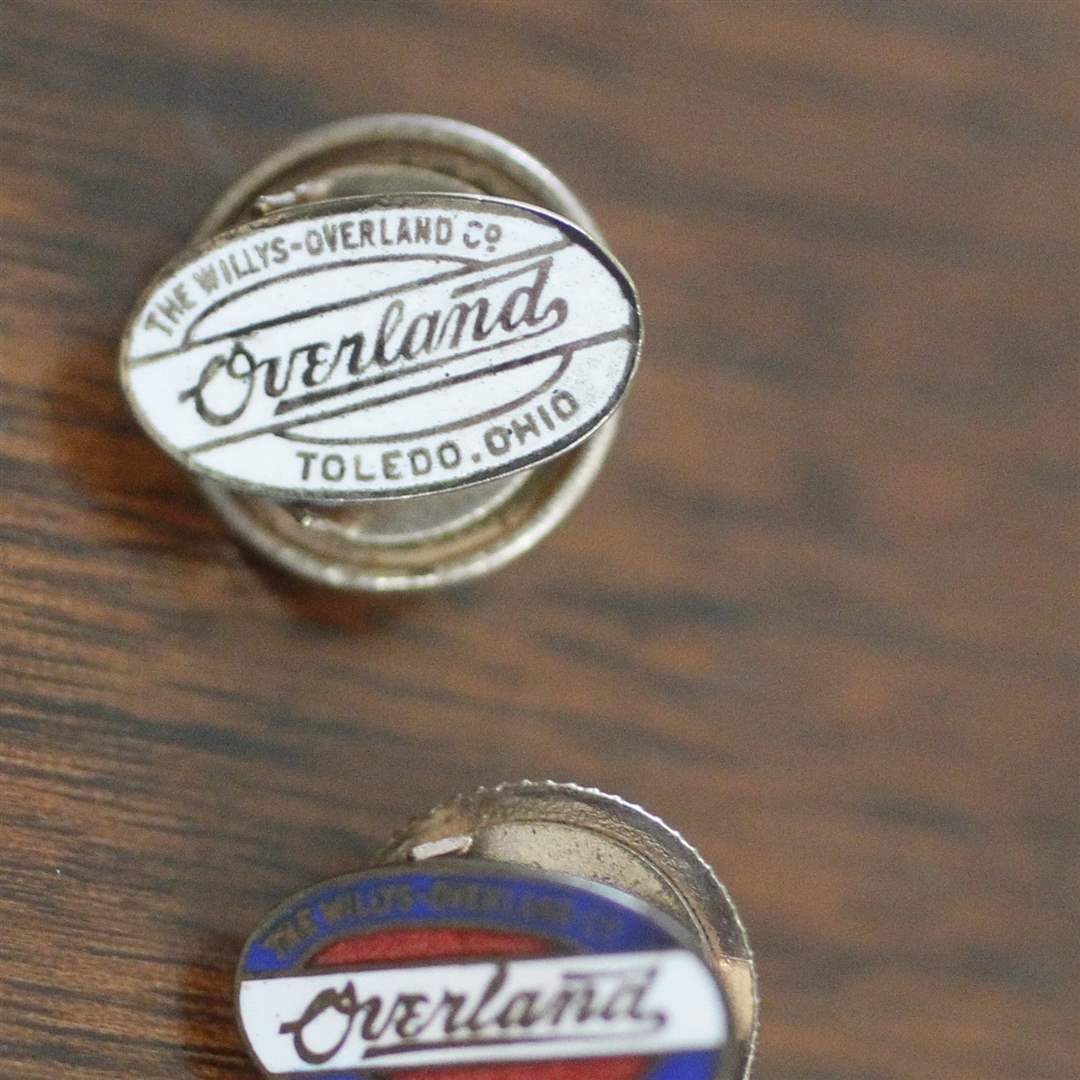 Rothman-pins-Willys-Overland