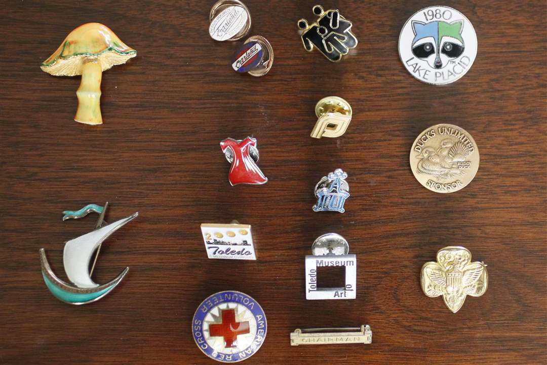 Rothman-pins-commemoration