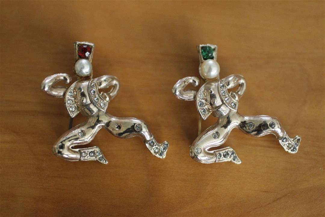 Rothman-pins-lords-leaping