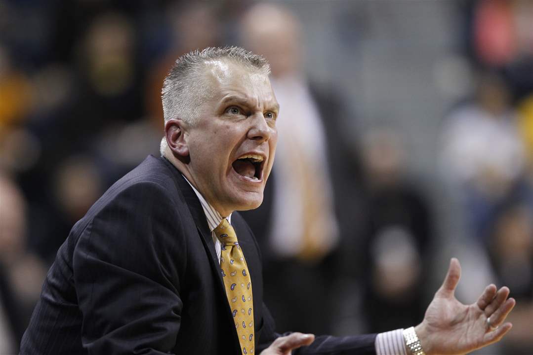 University-of-Toledo-head-coach-Tod-Kowalczyk-doesn-t-agree-with-a-referee-s-call