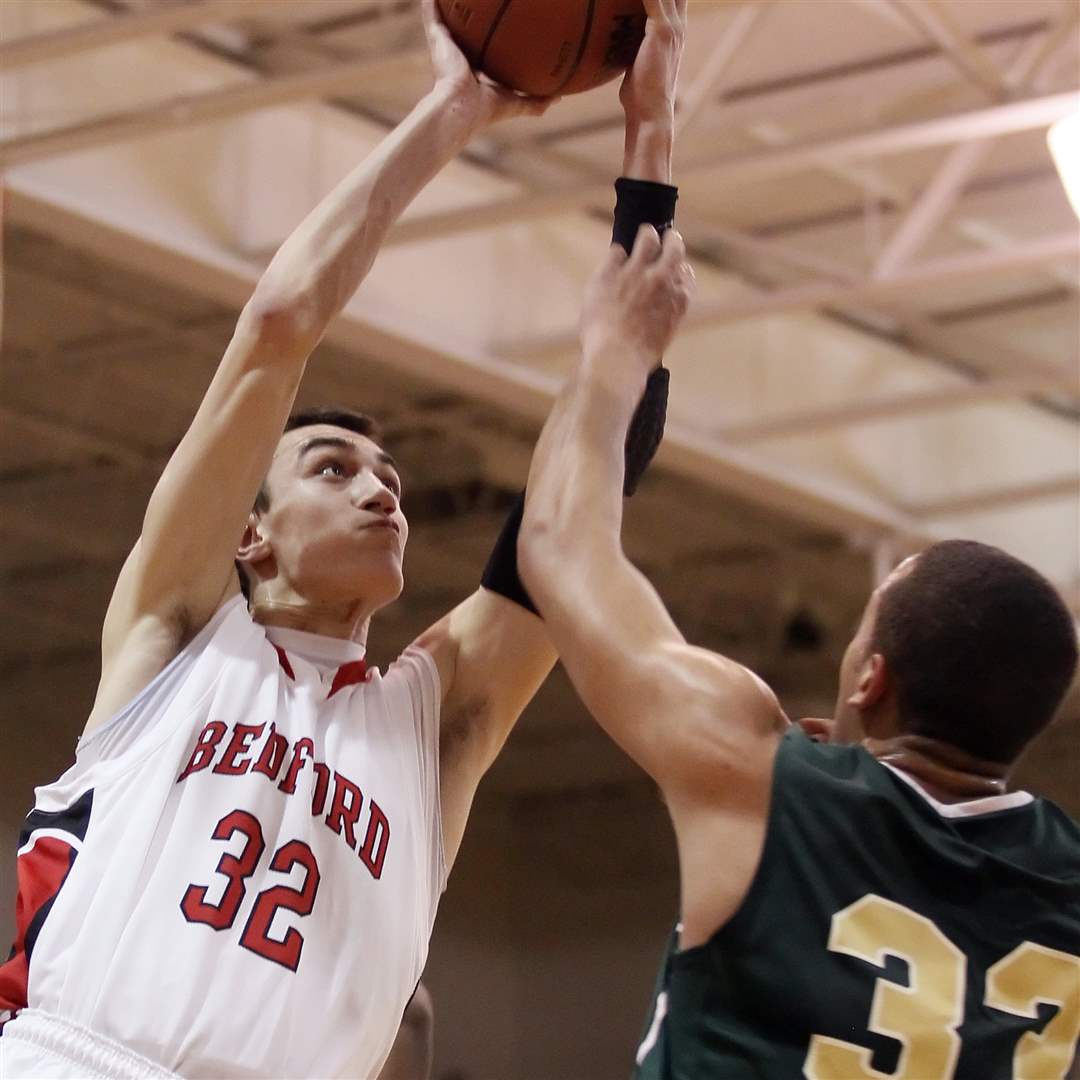 Bedford-s-Jackson-Lamb-goes-to-the-net