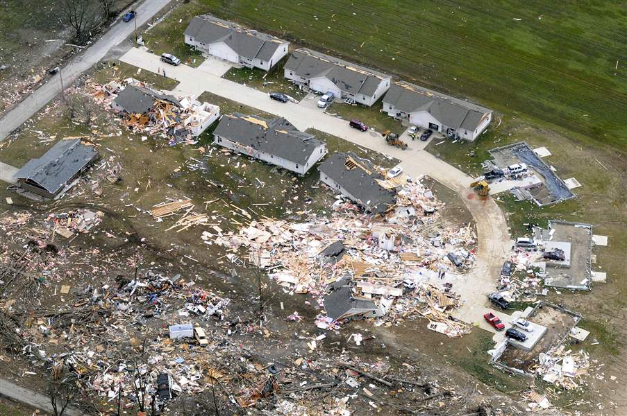 Storms-kill-12-in-Midwest