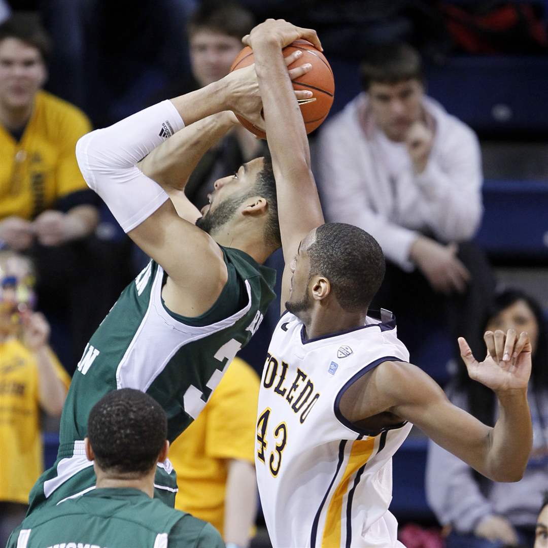 Toledos-Matt-Smith-43-blocks-a-shot-by-Eastern-Michigans-Jamell-Harris