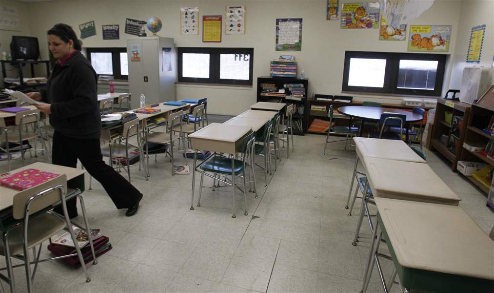 Amanda-Kinison-a-fourth-grade-teacher-at-Woodmore-Elementary-School