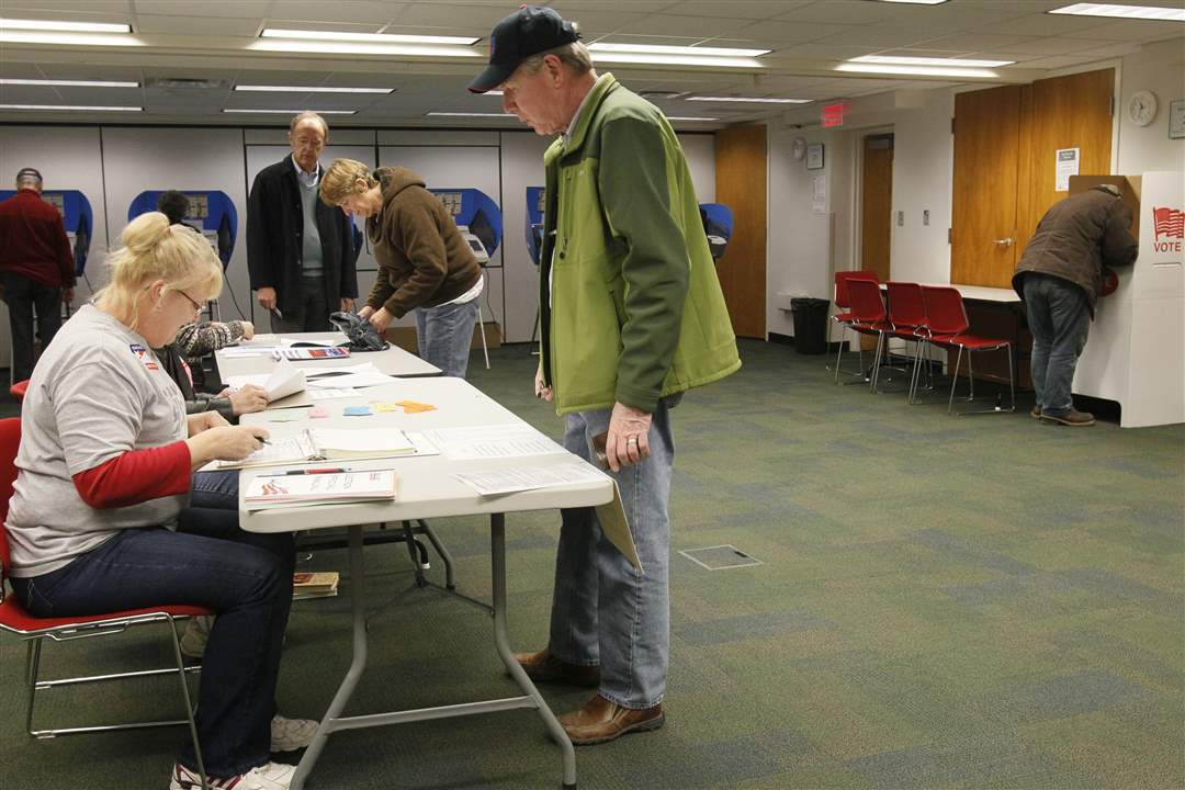 polling-Stephanie-Hennigan-John-Theis