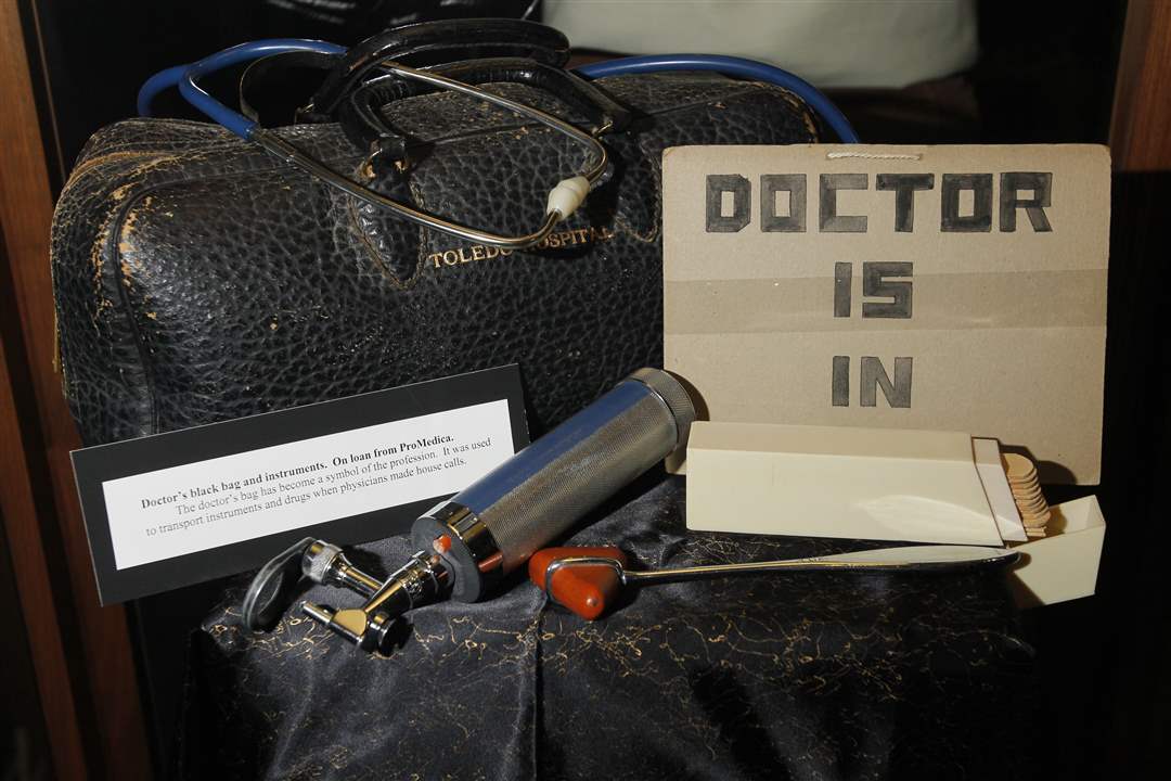 MAG-medicine-black-bag