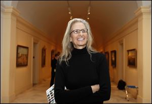 Photographer Annie Leibovitz leads a media tour of her exhibit 