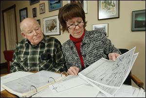 Douglas Pratt and cousin Melanie Ayers Calevro are descendants of William Pratt, who fought in the War of 1812.